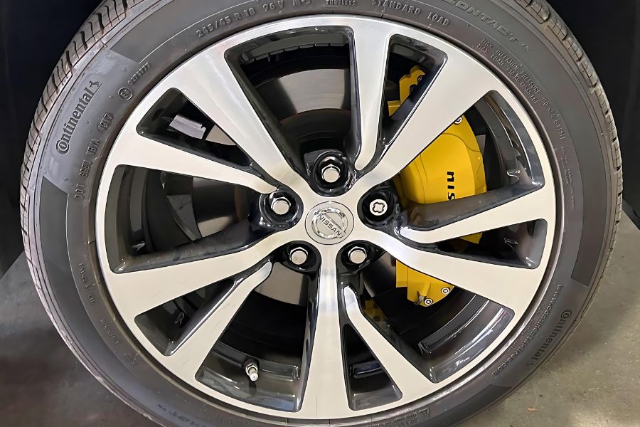 Cubiertas de pinza de freno personalizadas de Nissan - NIPAR531