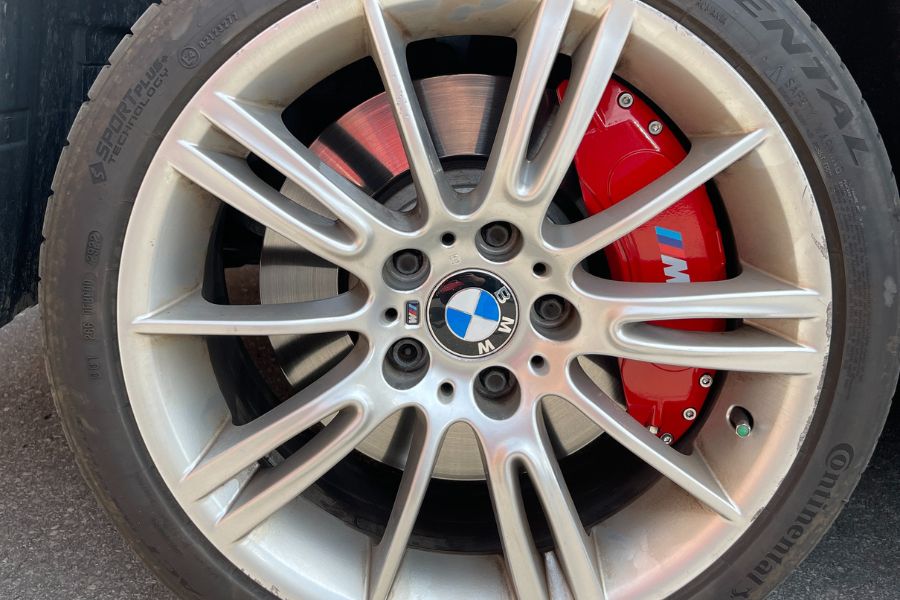 BMW X5 Custom Caliper Covers