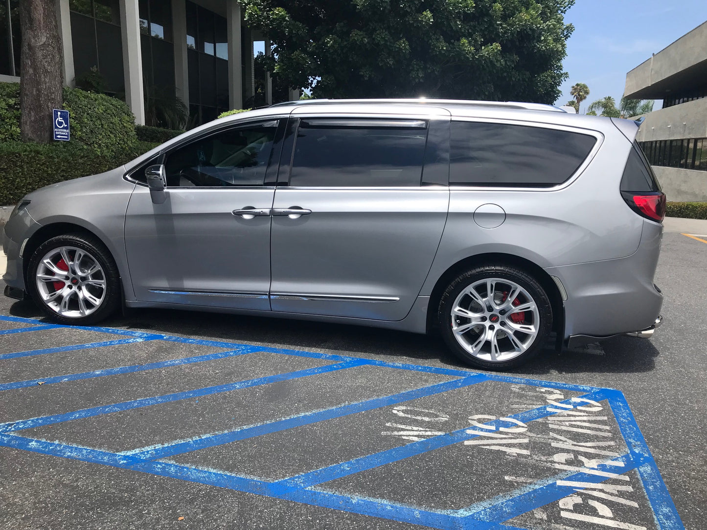 Cubiertas de pinza personalizadas para Chrysler Pacifica