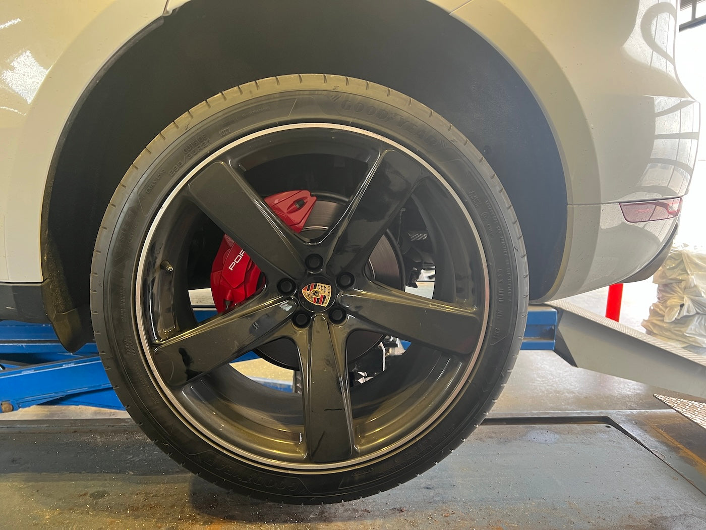 Porsche Macan Custom Caliper Covers