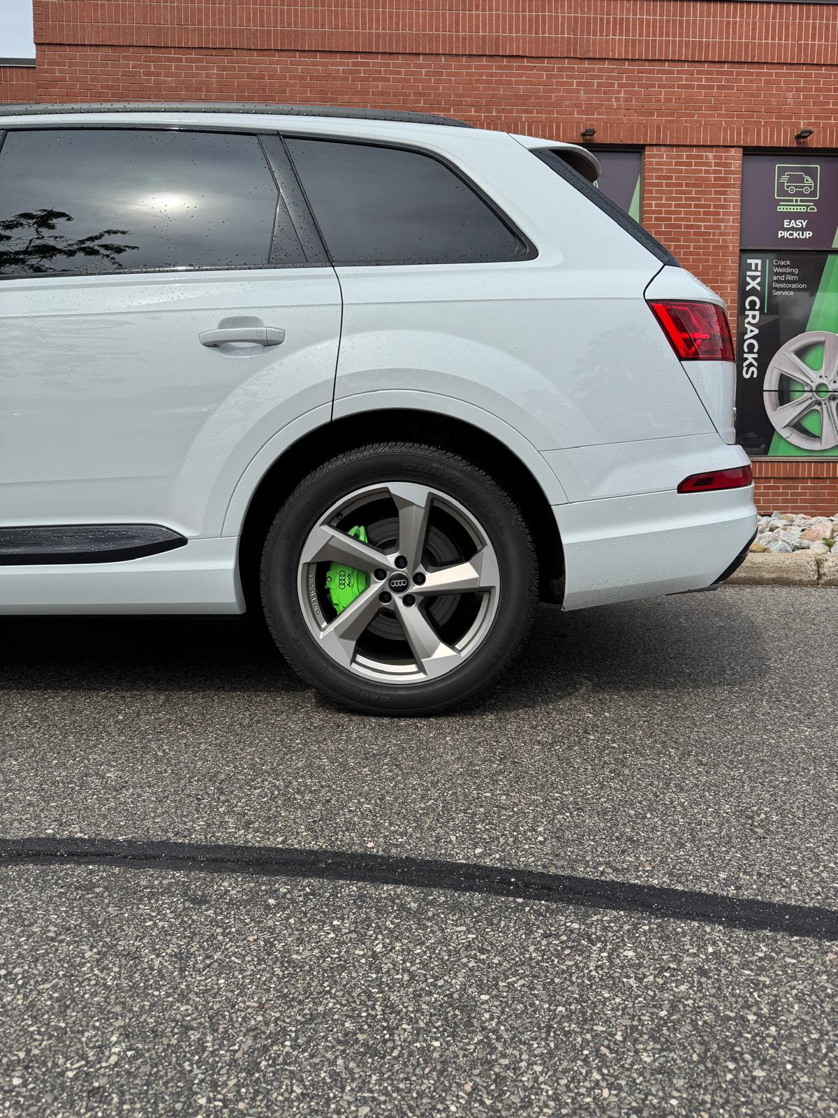 Audi Q7 Custom Caliper Covers