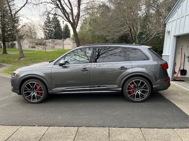 Audi Q7 Custom Caliper Covers